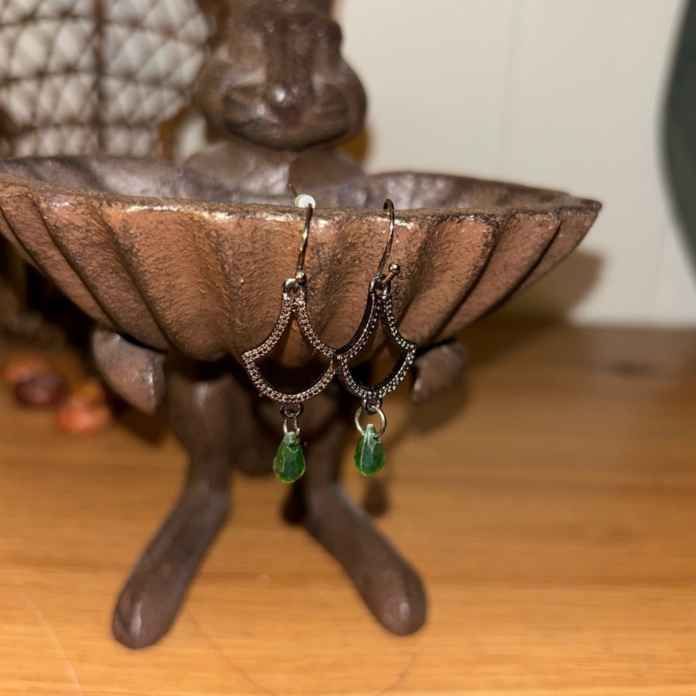 Chic Green Teardrop Earrings